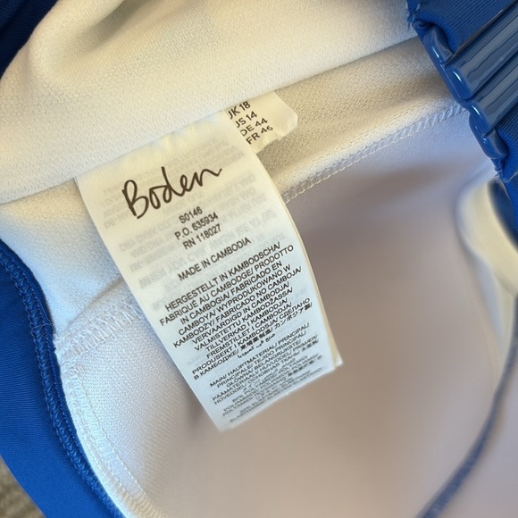 Boden Ladies Glorious British Style Blue Cream Pattern Bikini Top NWOT - Picture 7 of 7